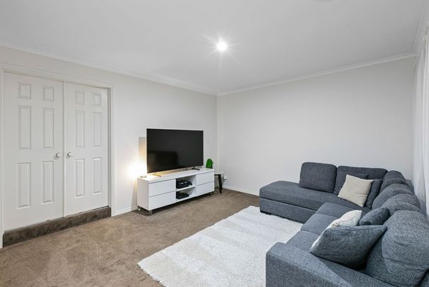 Well-Maintained Family Home in a Quiet Court Setting - Photo 1