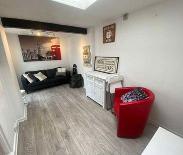 Middle Street, SO14 - Photo 5