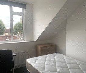 Student Properties to Let - Photo 2