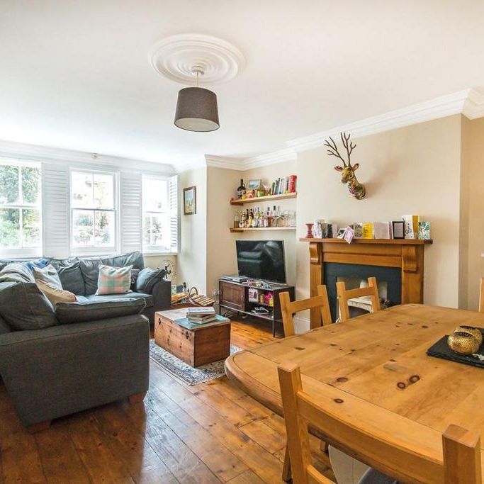 2 bedroom flat to rent - Photo 1