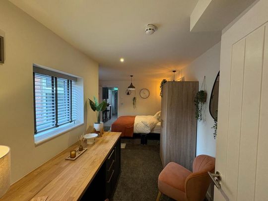 1 bedroom in a house share to rent - Photo 1