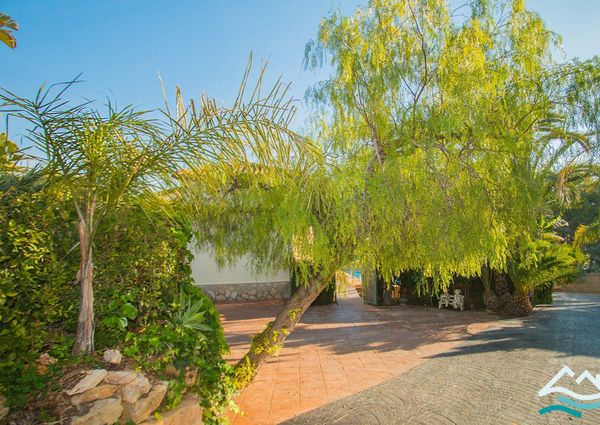 VILLA FOR RENT ALL YEAR ROUND WITH PRIVATE POOL IN MORAIRA