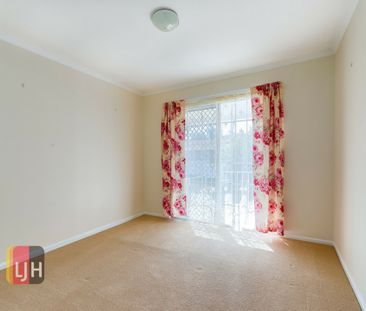 3 BEDROOM TOWNHOUSE WITH COMPLEX POOL AND TENNIS COURT ! - Photo 4