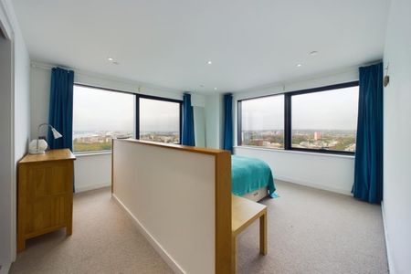2 bedroom Flat To Let - Photo 3