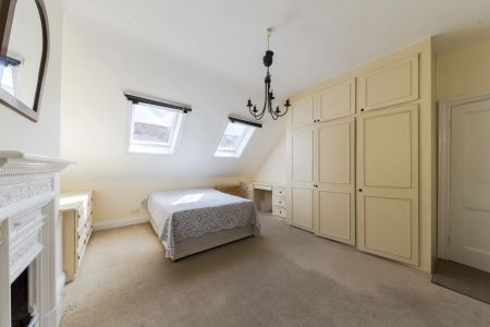 2 Bedroom Flat - Photo 3