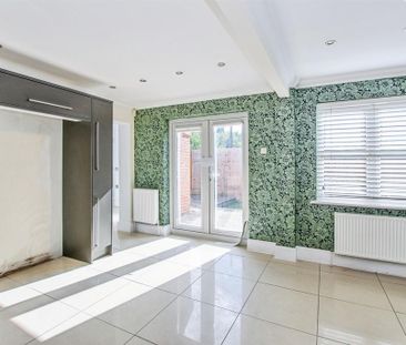 3 bedroom property to rent - Photo 3