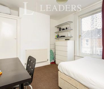 4 bedroom terraced house to rent - Photo 4