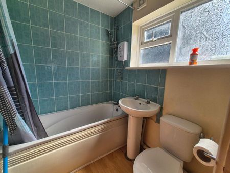 1 bedroom ground floor flat to rent - Photo 5