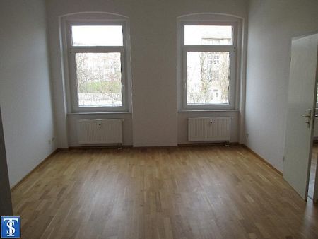Helle 3 Zimmer Wohnung mit Einbauküche - Photo 2