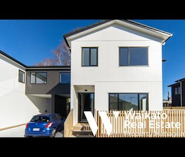 Brand New 4-Bedroom Townhouse in Prime Enderley Location - Photo 2