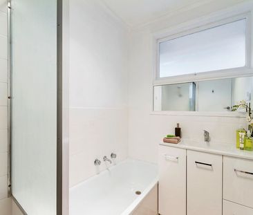 Location, Location! - Photo 5