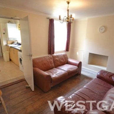5 Bed - Mount Pleasant, Reading - Photo 1