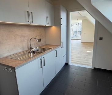 Appartement te huur in Lanaken voor € 990 met 1 slaapkamer - Photo 3