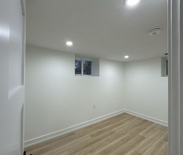 For Lease - 293 E 17th Street, Hamilton, Ontario - Photo 3