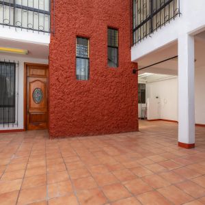 SPACIOUS 4-BEDROOM HOUSE FOR RENT IN COLONIA VOLCANES - Photo 3