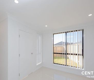 Walk to School - Photo 4