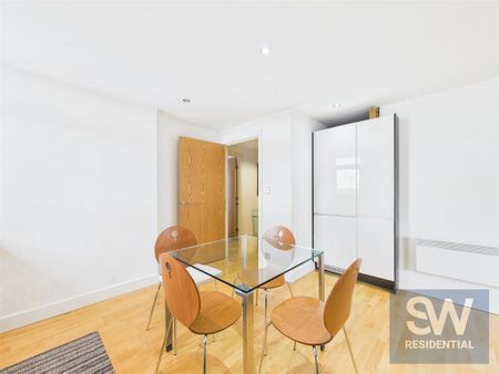 2 bedroom penthouse to rent - Photo 3