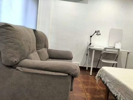 Calle Santos Justo y Pastor, Valencia, Valencian Community 46022 - Photo 5