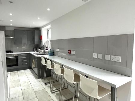 1 bedroom in a house share to rent - Photo 4