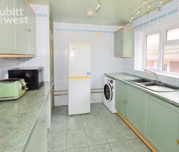 4 bedroom semi-detached house to rent - Photo 1