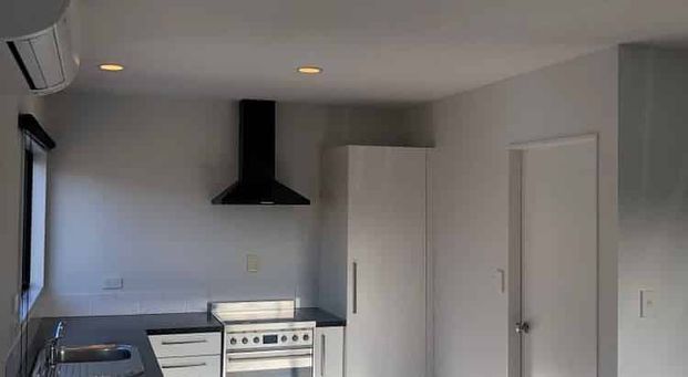 Lansdowne 3bdrm + Garage.Safe, Secure & Avail Now! - Photo 1