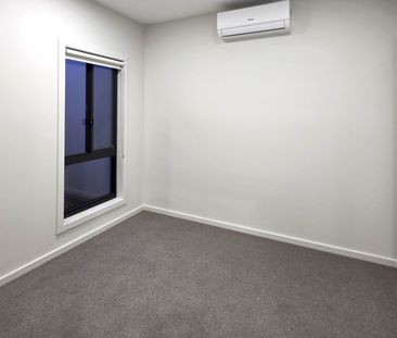 Luxury, Low-Maintenance Living in a Stylish New Townhouse - Photo 3