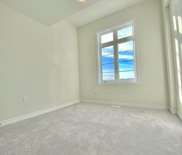 For Lease - 21 Viola St. Street, East Gwillimbury, Ontario - Photo 6