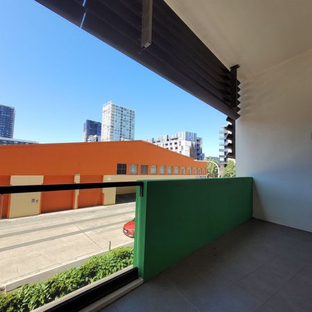 Spacious One Bedroom Apartment in Viking complex - Photo 5