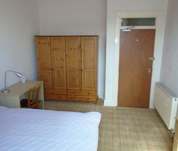 5 bedroom flat to rent - Photo 2