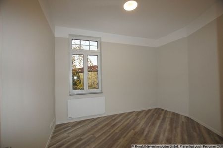 Dreiraumwohnung mit Balkon und Stellplatz in Erfurt-Süd - in Kürze bezugsfrei: in 2024 komplett hochwertig sanierte Wohnung - Photo 2