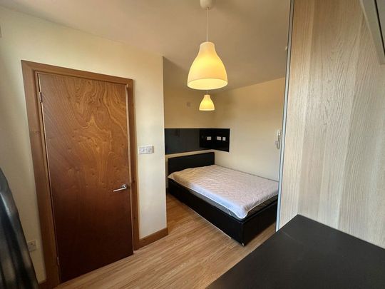 Queens Road Room 15 - Photo 1