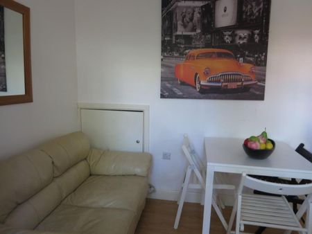 4 bedroom house to rent - Photo 3