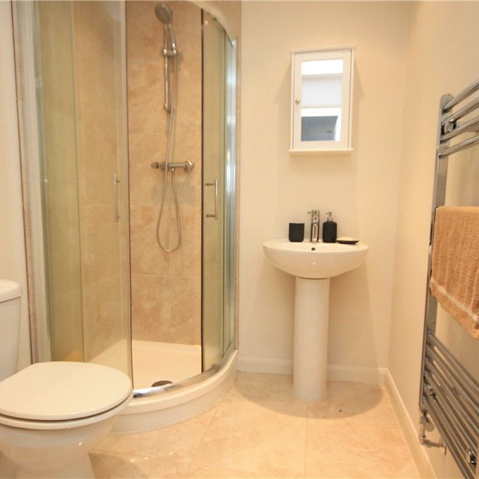 Town Lane, Stanwell, Staines-upon-Thames, TW19 7BZ - Photo 1