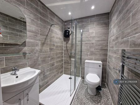 2 bedroom flat to rent - Photo 5