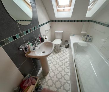 2 bedroom Flat To Let - Photo 4