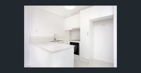 Stylish Waterfront Living – Fully Renovated - Photo 4