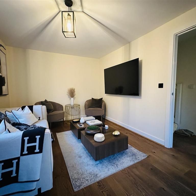 2 bedroom end of terrace house to rent - Photo 1