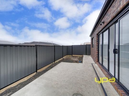 89 Debonair Parade, CRAIGIEBURN - Photo 1