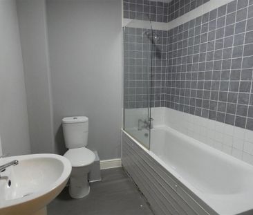 2 bedroom flat to rent - Photo 6