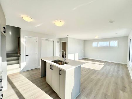 For Lease - 1118 Creekway Private, Kanata, Ontario - Photo 3