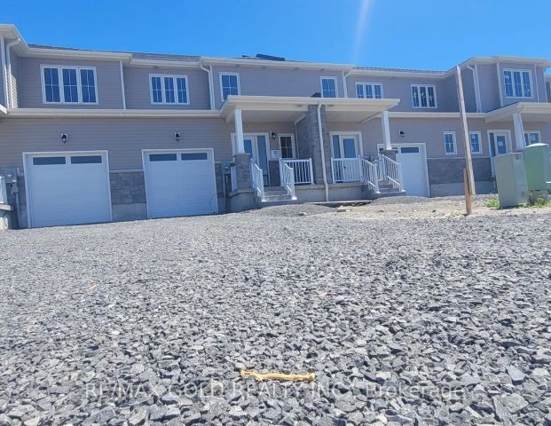 Condo Townhouse For Lease | X9232833 - Photo 1