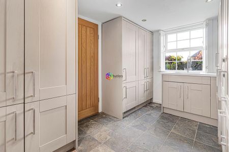 5 bedroom end of terrace house to rent - Photo 2