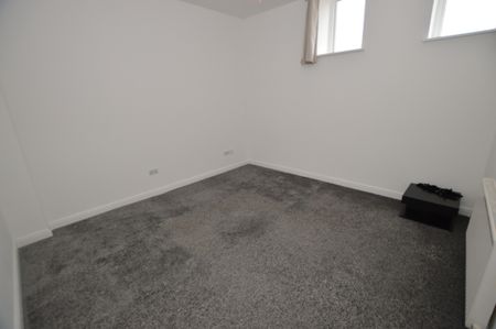 2 Bedroom Apartment - Photo 3