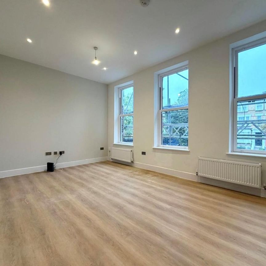The Avenue, West Ealing, W13, London - Photo 1