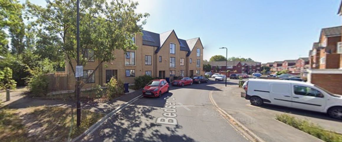 Studio Flat, Bedser Drive, UB6 - Photo 1