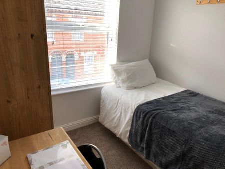 5 bedroom terraced house to rent - Photo 3