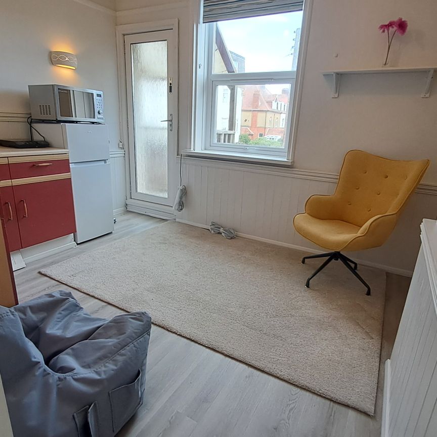 South Terrace - Photo 1