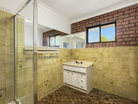 Private 2-Bedroom Unit with Balcony, Secure Parking & Exclusive Access in Banksia Beach - Photo 5