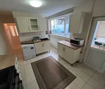Oystermouth Villa, Oystermouth Road, Swansea SA1 3UJ - Photo 5