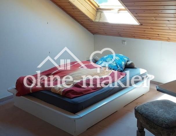 Großzügige 2-Zimmer Dachgeschosswohnung im Grünen - Foto 1